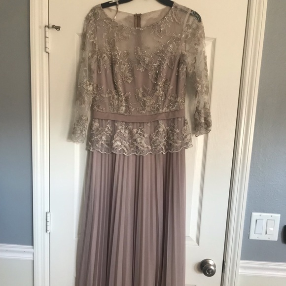 Cachet Dresses & Skirts - Cachet Formal taupe dress